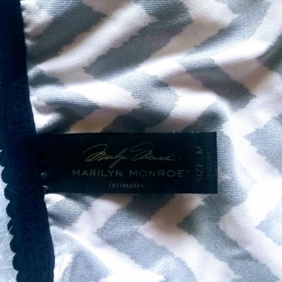 💅 5 for $25 💅 Marilyn Monroe chevron top - Picture 3 of 5